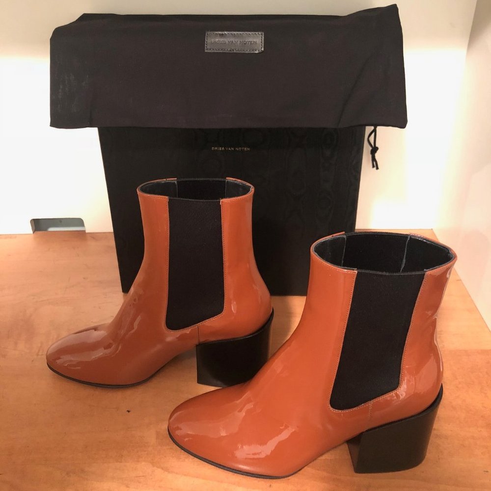 NEW DRIES VAN NOTEN Camel/Rust Patent Leather Ankle Boots